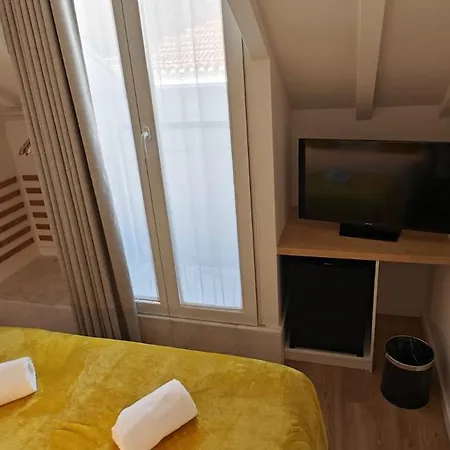 Correio Velho Suites Iii *